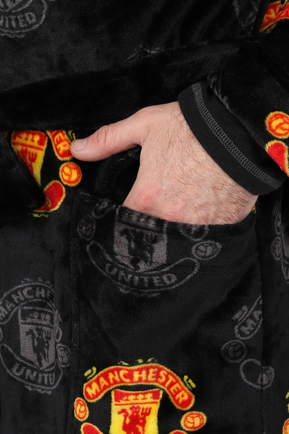 Manchester United F.C. Mens Official Dressing Gown Fleece Hooded Man Utd Robe 5 Manchester United F.C. Mens Official Dressing Gown Fleece Hooded Man Utd Robe - Image 5