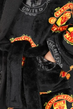 Manchester United F.C. Boys Official Dressing Gown Fleece Hooded Kids Robe Black 13 Manchester United F.C. Boys Official Dressing Gown Fleece Hooded Kids Robe Black -All Ages Fashion PJFModels230822 91